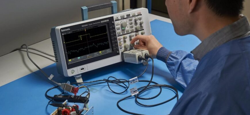 Осцилограф: Як він працює та для чого потрібен в електроніці