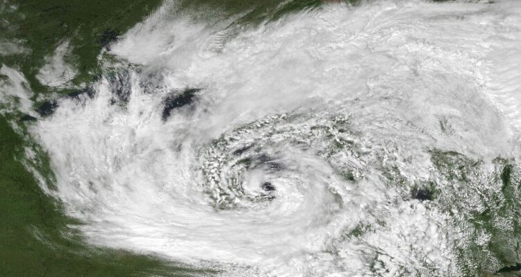 Що таке пасати: визначення, особливості та вплив на погоду