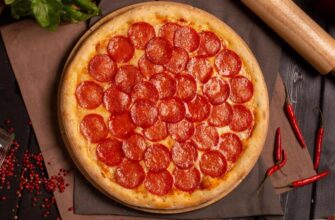 Пепероні: Історія, Склад та Особливості Популярної Пікантної Ковбаски