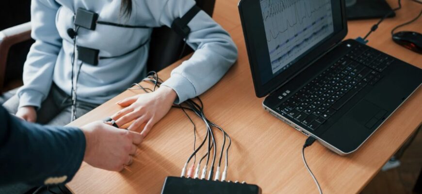 Поліграф: Як він працює та чому використовується для перевірки правди