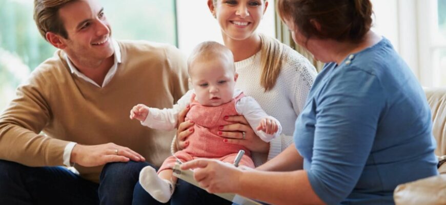 Що таке прийомна сім’я: основи, переваги та виклики для батьків