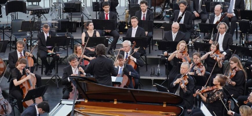 Що таке рапсодія: Пояснення терміну та його значення в музиці