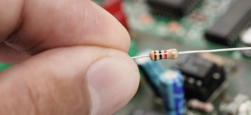 Все про резистор: визначення, функції та застосування в електроніці