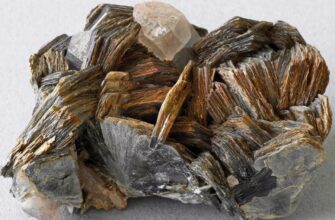 Що таке слюда: властивості, застосування та користь матеріалу