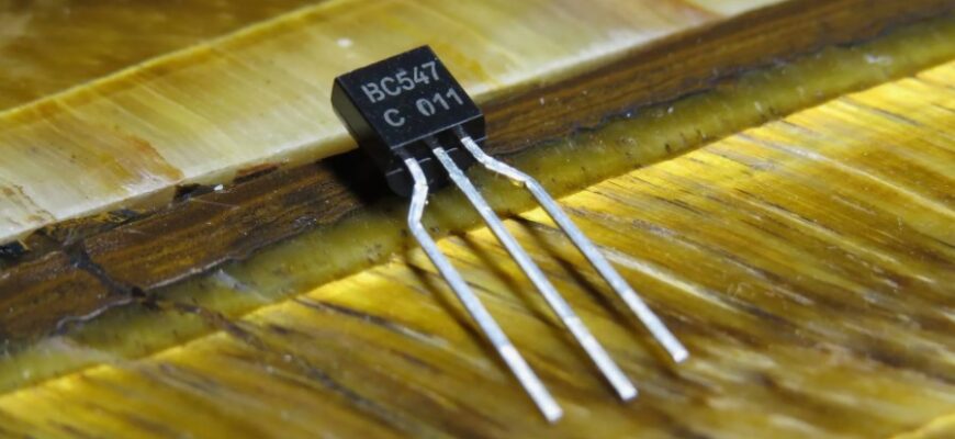 Транзистор: Основи роботи та використання в сучасних технологіях