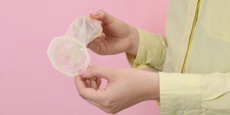 Що таке жіночі презервативи: Огляд, використання та переваги