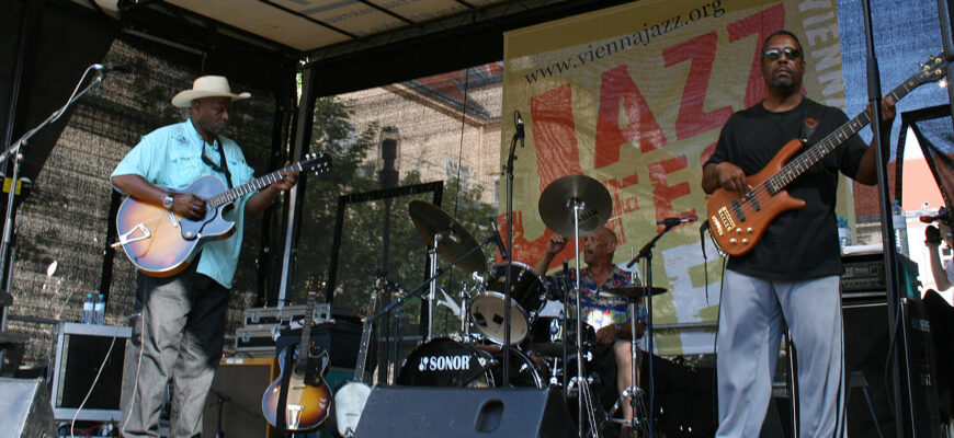 Що таке блюз: Історія, особливості та вплив на сучасну музику