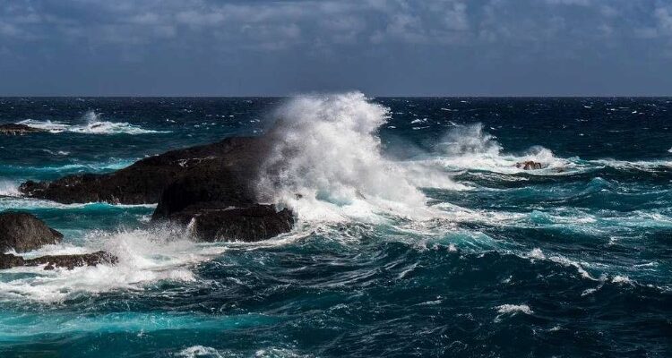Атлантичний океан: дізнайтесь 20 захопливих фактів про його глибини