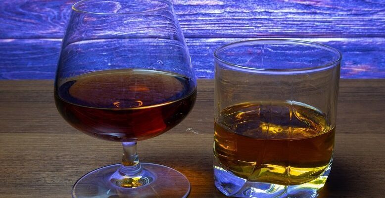 Віскі і коньяк: Головні відмінності і як обрати свій напій