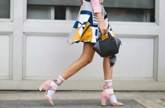 Як стильно носити високі шкарпетки: поєднання та модні образи