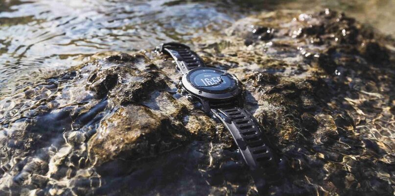 ТОП-7 причин обрати водонепроникний годинник, навіть якщо не плаваєте