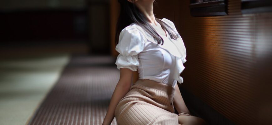 Як стильно носити сорочку з коротким рукавом: поради від експертів