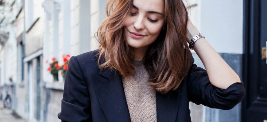 Стильний образ: як поєднувати темно-синій жакет з одягом та аксесуарами