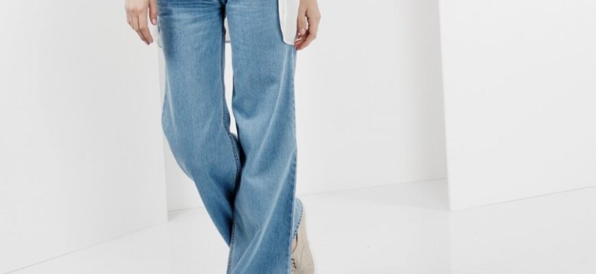 Ефектні образи: Як стильно поєднувати джинси-труби з різним одягом