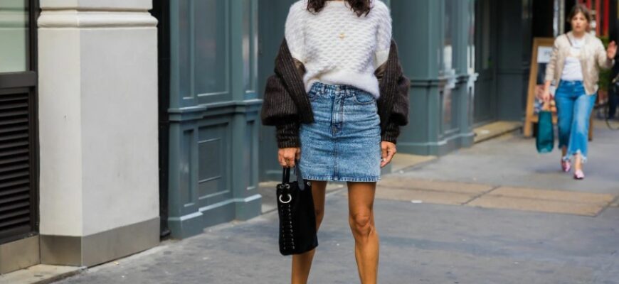 Стильні образи: З чим вдало поєднувати джинсову спідницю цієї весни?