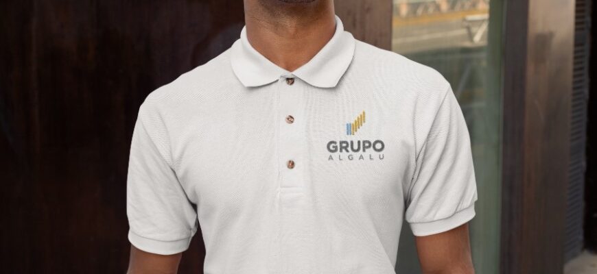 Як стилізувати чоловічу футболку поло: практичні поради та комбінації