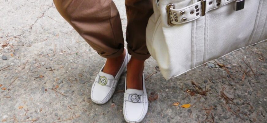 Ефективні поради: як стильно поєднувати класичні мокасини у вашому гардеробі