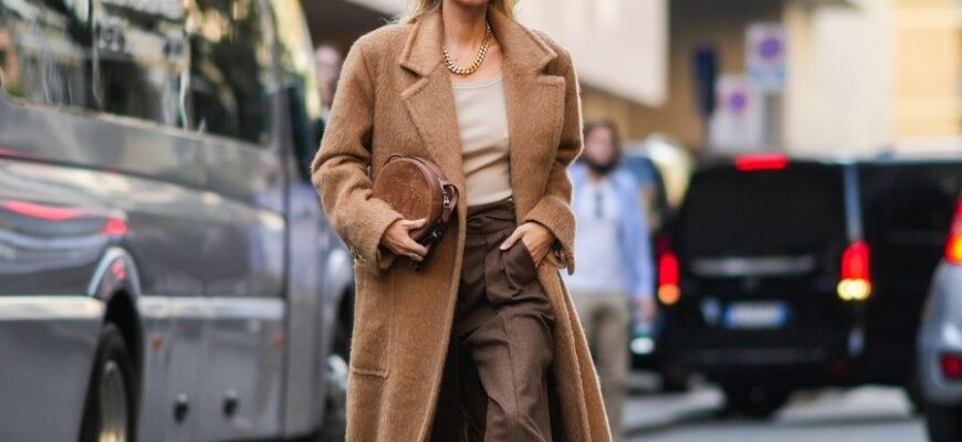 Коричневе пальто: найкращі поєднання та стильні образи для осені
