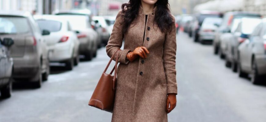 Як стильно поєднати коротке пальто навесні: модні поради та ідеї