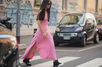 Стильні рішення: Як і з чим поєднувати рожеву сукню у різних образах