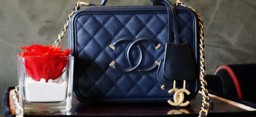 Як стилізувати сумочку Coco Chanel: модні поради та рекомендації