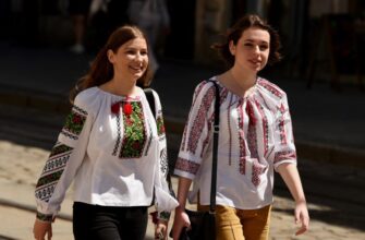 Як стильно поєднувати вишиванку: кращі поради для сучасного образу