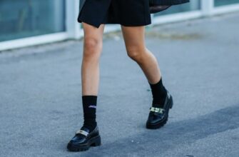 Стильні образи: як вдало поєднати високі шкарпетки з гардеробом