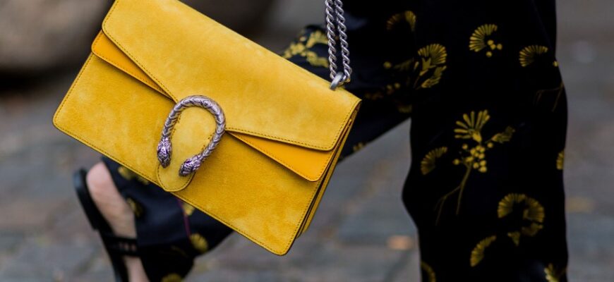Як стильно поєднувати жовті аксесуари: тренди та поради для образу