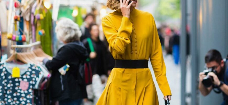 Як стильно носити жовту сукню: поради щодо вибору аксесуарів і взуття
