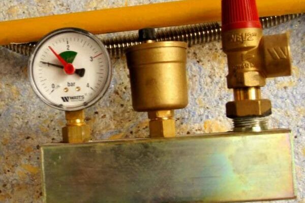Чому падає тиск у котлі: виявляємо причини без явних витоків Чому падає тиск у котлі: виявляємо причини без явних витоків