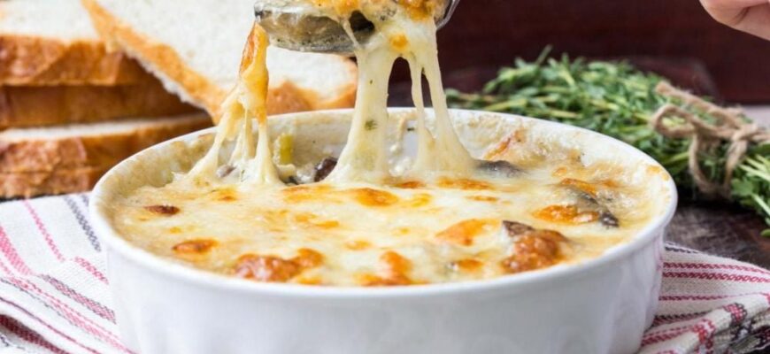 Як готувати жульєн: покроковий рецепт ніжної французької страви