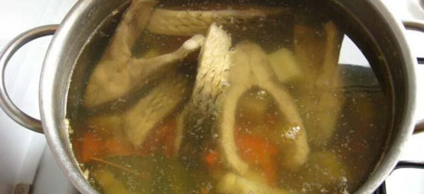 Уха: Рецепт та секрети приготування традиційної рибної страви