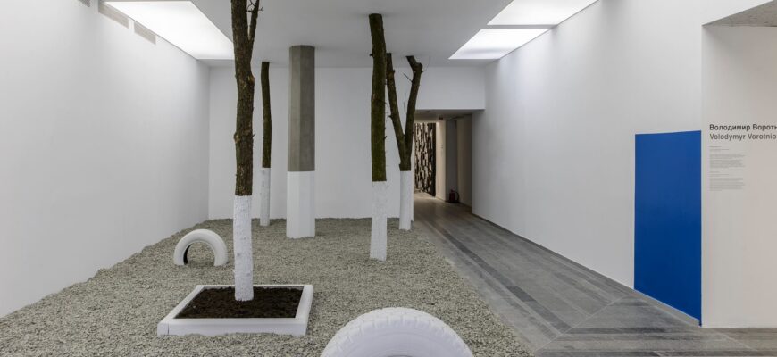 Чому білять бордюри: основні причини та користь для містян