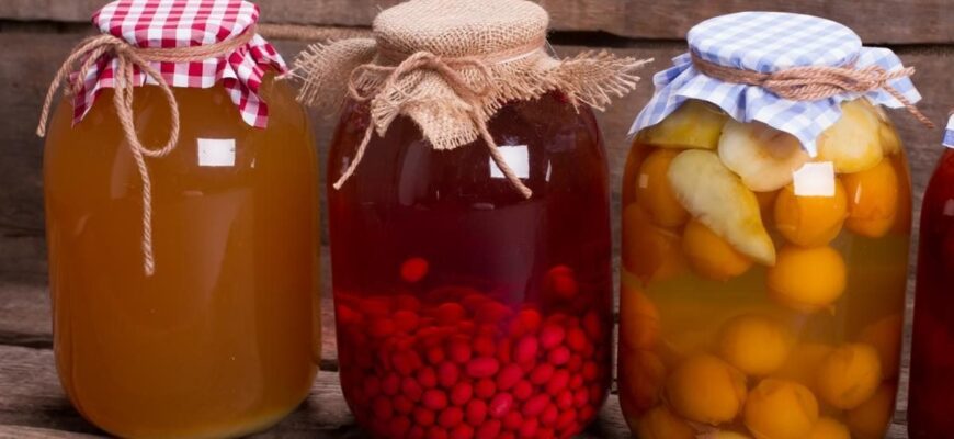 Як варити компот з яблук: простий рецепт для смачного напою