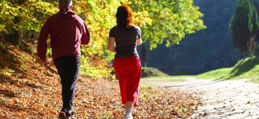 Чому варто відразу йти на прогулянку після їжі: користь для здоров’я