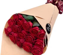 Чи варто купувати 15 троянд: все, що потрібно знати перед покупкою