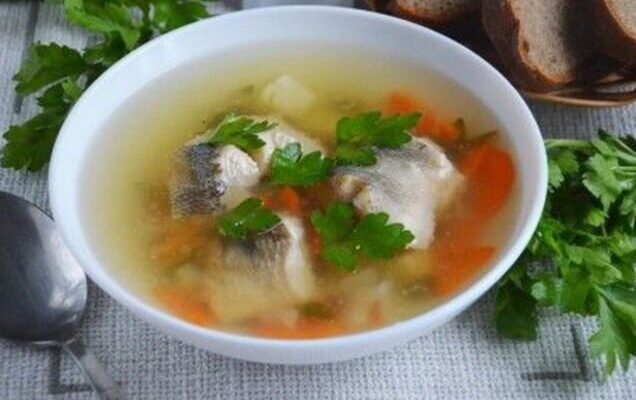 Як варити уху з голови риби: покроковий гайд приготування супу