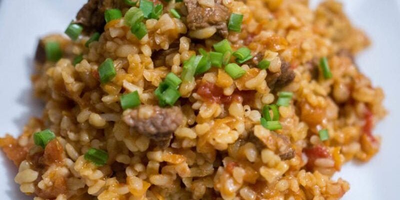 Як варити булгур з м’ясом: покроковий рецепт для смачної страви