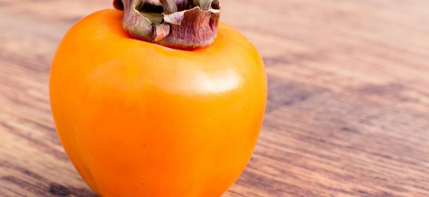 Чому варто обмежити споживання хурми до одного плоду на день?