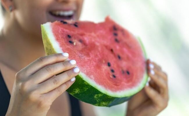 Чи можна їсти кавун при схудненні: поради та обмеження для дієти