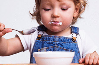 Чому дитина не хоче їсти 3 місяці: основні причини та порятунок