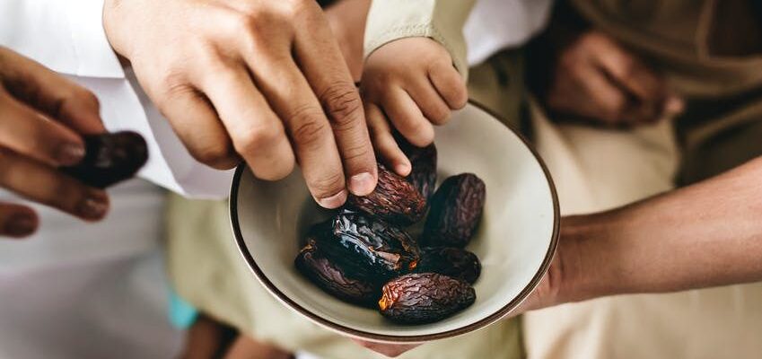 Як правильно посадити кісточки фініків: детальний гайд для садівників