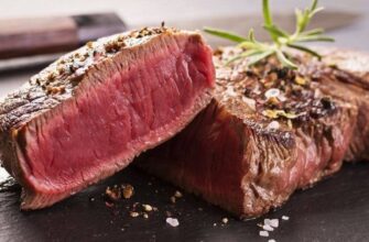 Чи можна їсти сире м’ясо: користь, ризики та поради щодо вживання