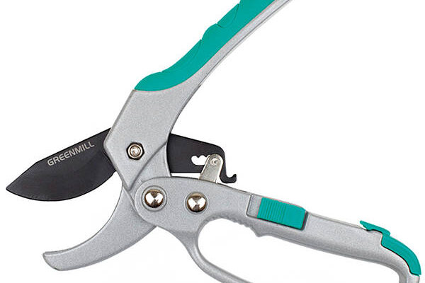 Секатор із храповим механізмом: навіщо він потрібен садівникам?