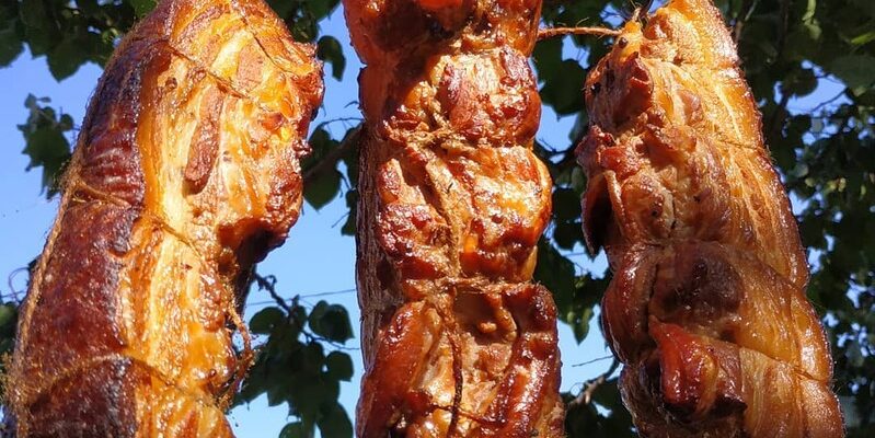 Оптимальний час варіння грудинки перед копченням: детальний гайд