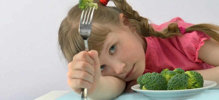 Дитина не хоче їсти прикорм: поради та обговорення на форумі