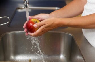 Навіщо та як правильно замочувати фрукти у воді з содою для безпеки?