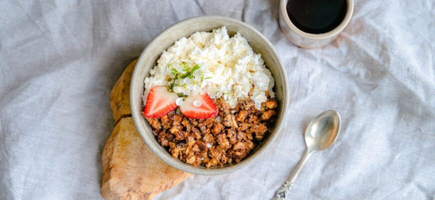 Чи можна їсти творог на дієті: поради та рекомендації дієтологів