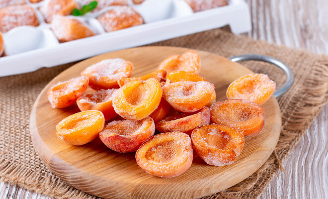 Заморожування персиків: як підготувати фрукти для дитячого раціону