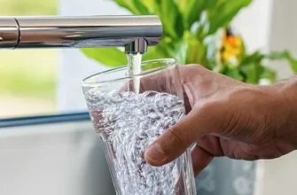 Чи безпечно та корисно постійно вживати дистильовану воду?